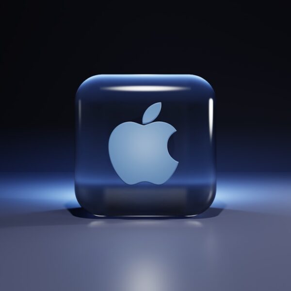 Logo Apple procesador M7 inteligencia artificial chip